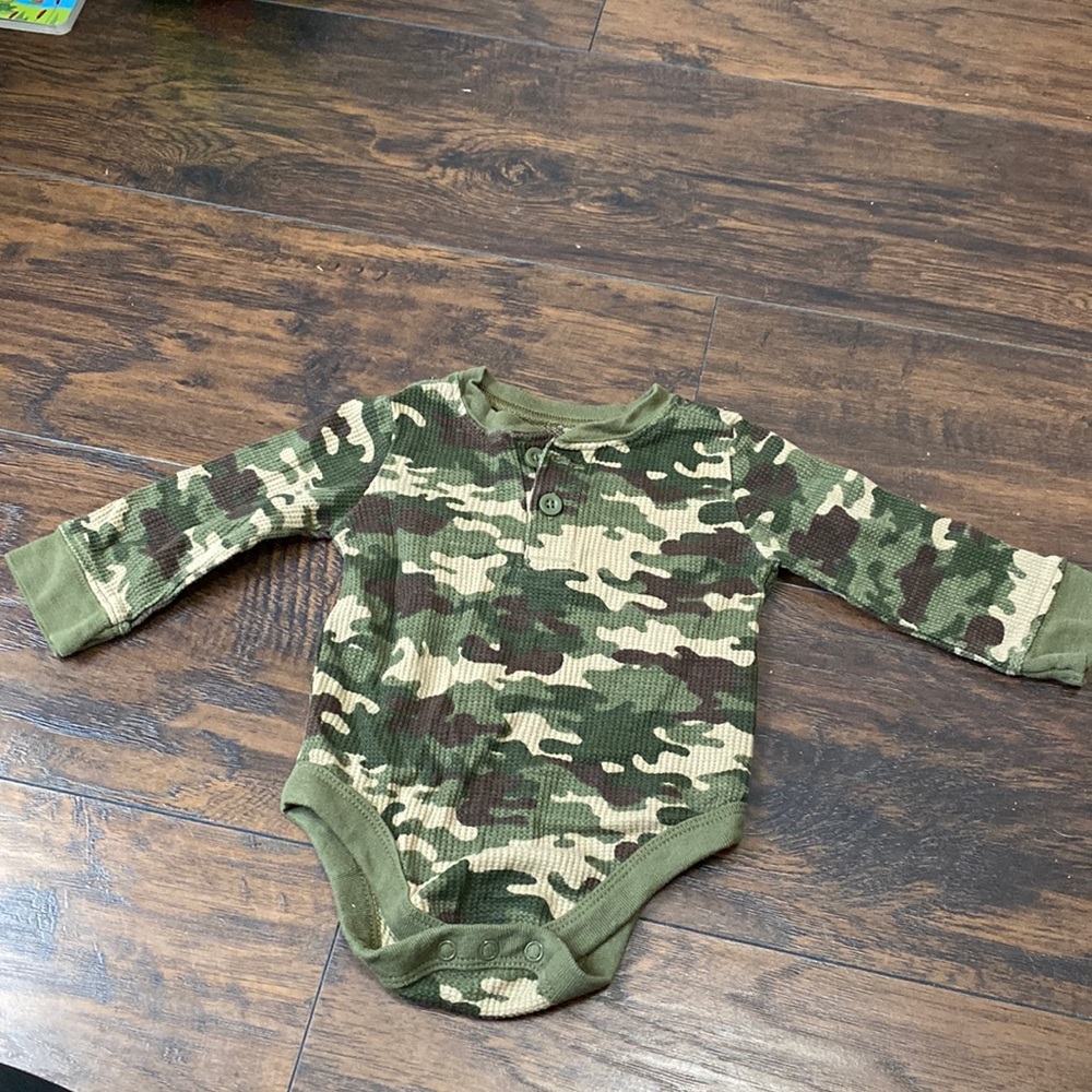 B2G1 FREE camo long sleeve thermal onesie